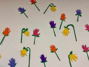 Blomster lavet af børnenes hænder